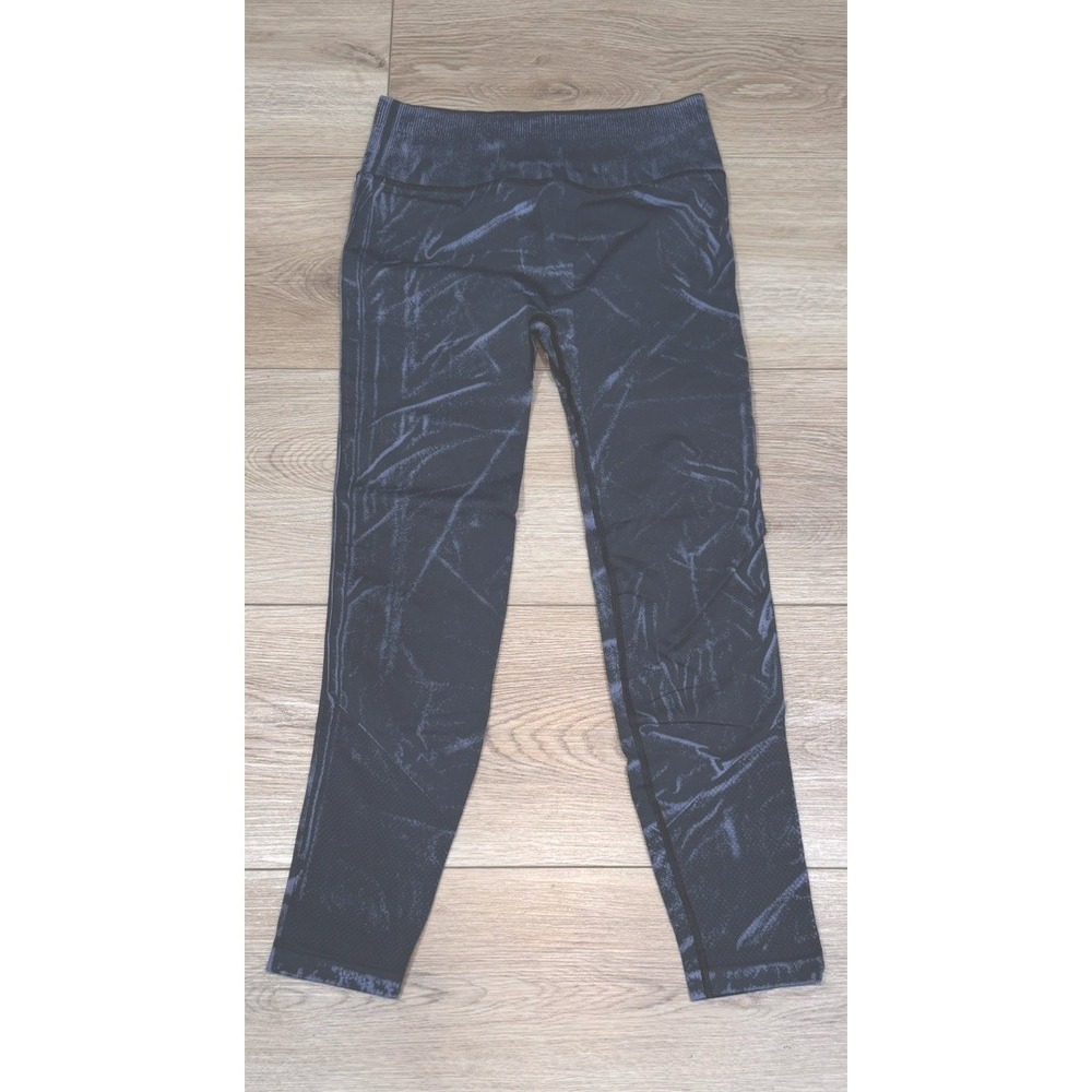 Lululemon Size 8 Ebb To Street Tight *Wash Stone Wash Graphite Grey Cropped